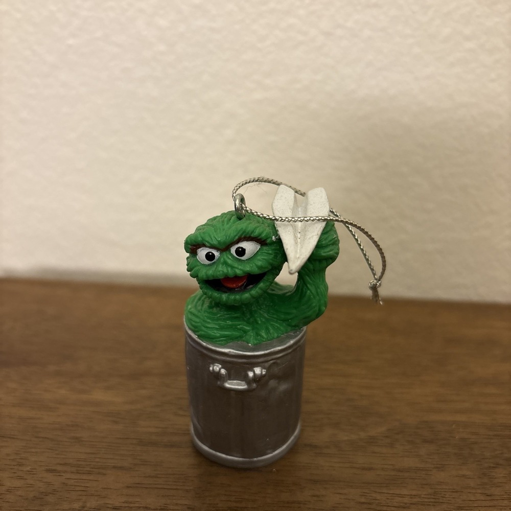 Vtg 80's Oscar‎ THE GROUCH Paper Airplane 2.5" Applause Sesame Street Ornament